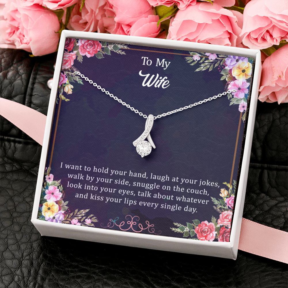 Wife Alluring Beauty Necklace - I Want To Kiss Your Lips Every Day