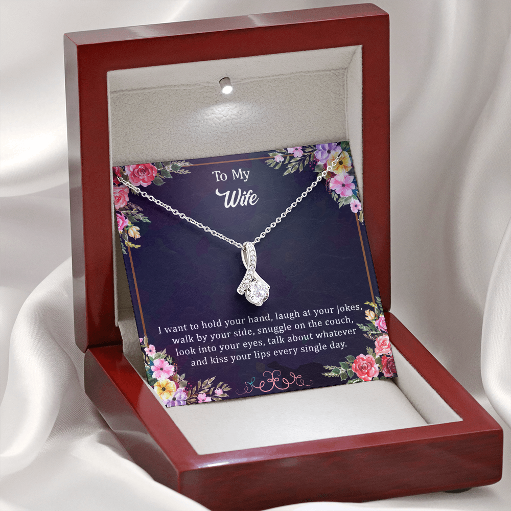 Wife Alluring Beauty Necklace - I Want To Kiss Your Lips Every Day