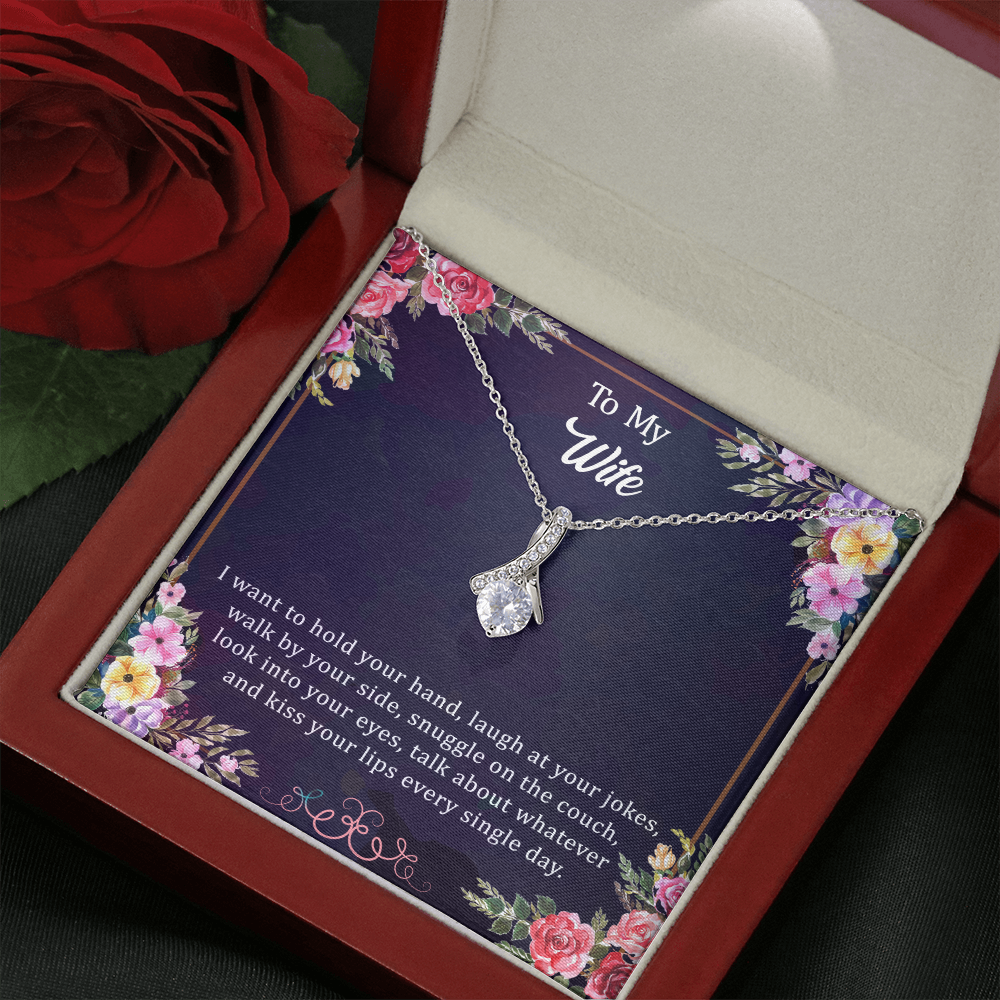 Wife Alluring Beauty Necklace - I Want To Kiss Your Lips Every Day