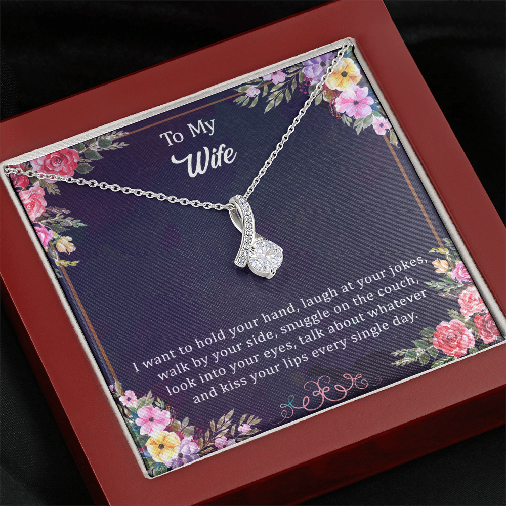 Wife Alluring Beauty Necklace - I Want To Kiss Your Lips Every Day