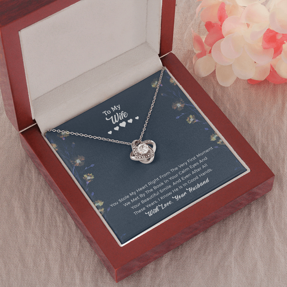 Romantic Love Knot Necklace - You Stole My Heart